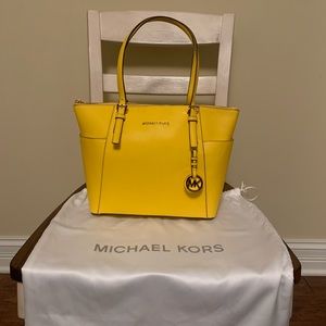 Brand new purse